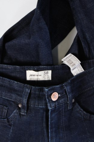 Damskie jeansy Stradivarius, Rozmiar M, Kolor Niebieski, Cena 92,99 zł