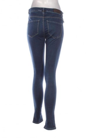 Damskie jeansy Vero Moda, Rozmiar M, Kolor Niebieski, Cena 108,99 zł