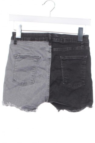 Pantaloni scurți de femei, Mărime M, Culoare Gri, Preț 29,60 Lei