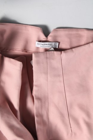 Pantaloni scurți de femei Stradivarius, Mărime M, Culoare Roz, Preț 48,47 Lei