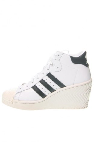 Încălțăminte de damă Adidas, Mărime 42, Culoare Alb, Preț 191,33 Lei