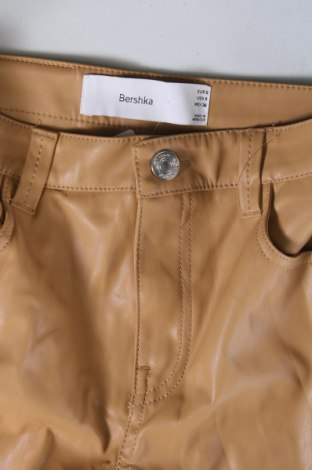 Damenhose Bershka, Größe S, Farbe Beige, Preis € 14,83