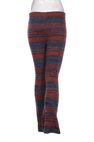 Damenhose Pull&Bear, Größe L, Farbe Mehrfarbig, Preis 23,53 €