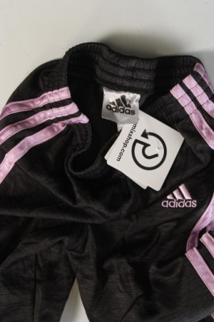 Παιδική κάτω φόρμα Adidas, Μέγεθος 2-3y/ 98-104 εκ., Χρώμα Μαύρο, Τιμή 17,99 €