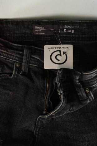 Męskie jeansy Bershka, Rozmiar M, Kolor Czarny, Cena 124,99 zł