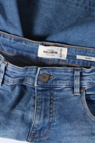 Мъжки дънки Pull&Bear, Размер M, Цвят Син, Цена 45,00 лв.