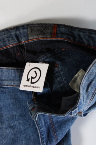 Мъжки дънки Wrangler, Размер L, Цвят Син, Цена 71,99 лв.