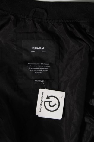 Geacă de bărbati Pull&Bear, Mărime S, Culoare Negru, Preț 86,99 Lei