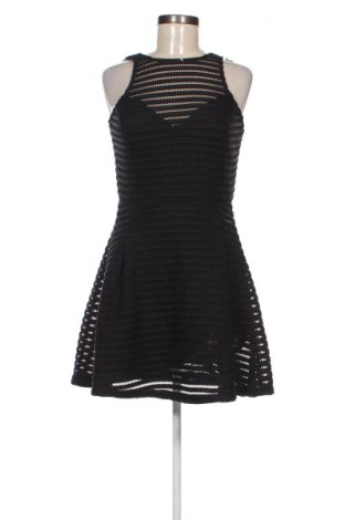 Kleid Guess, Größe S, Farbe Schwarz, Preis 50,64 €