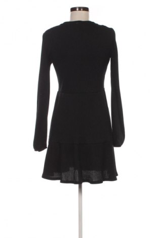 Kleid Stradivarius, Größe M, Farbe Schwarz, Preis 14,91 €