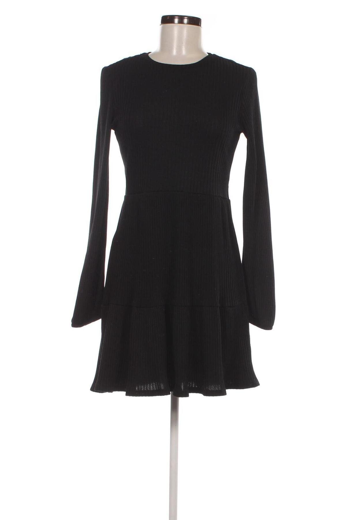 Kleid Stradivarius, Größe M, Farbe Schwarz, Preis 14,91 €