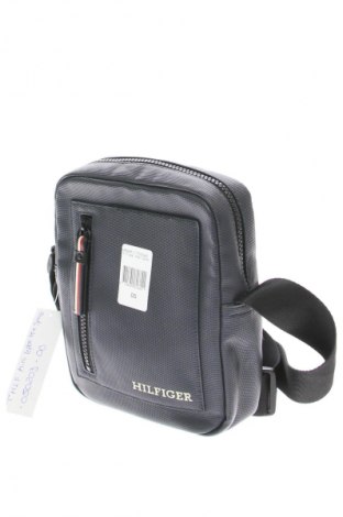 Чанта Tommy Hilfiger, Цвят Син, Цена 137,99 лв.