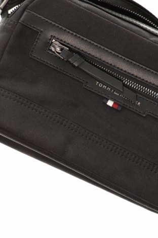 Táska Tommy Hilfiger, Szín Fekete, Ár 28 511 Ft
