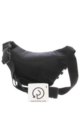 Saszetka do pasa Adidas Originals, Kolor Czarny, Cena 132,83 zł