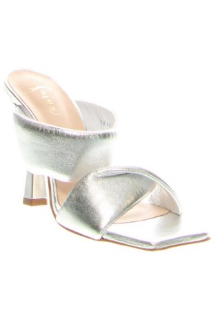 Pantofle Faina, Velikost 38, Barva Stříbrná, Cena  2 129,00 Kč