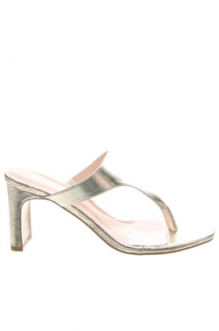 Papuci L37, Mărime 40, Culoare Auriu, Preț 468,99 Lei