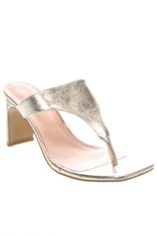 Papuci L37, Mărime 40, Culoare Auriu, Preț 468,99 Lei