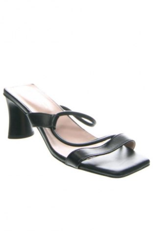 Papuci L37, Mărime 39, Culoare Negru, Preț 644,99 Lei