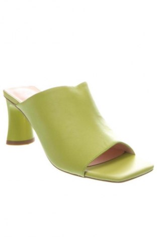 Pantolette L37, Größe 38, Farbe Grün, Preis 112,99 €