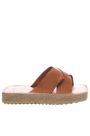 Papuci RunnerBoss, Mărime 40, Culoare Maro, Preț 157,99 Lei