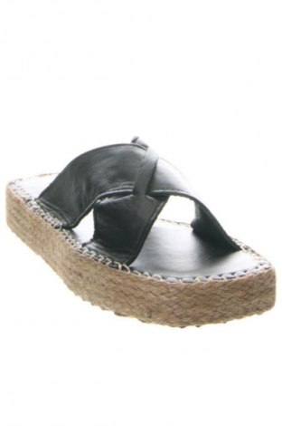 Pantofle RunnerBoss, Velikost 37, Barva Černá, Cena  629,00 Kč