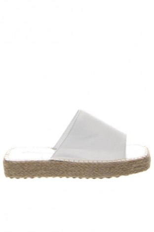 Pantofle RunnerBoss, Velikost 39, Barva Bílá, Cena  1 429,00 Kč