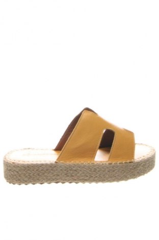 Pantofle RunnerBoss, Velikost 38, Barva Žlutá, Cena  759,00 Kč