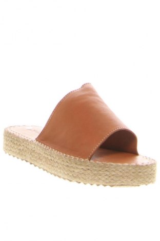 Pantofle RunnerBoss, Velikost 40, Barva Hnědá, Cena  1 429,00 Kč