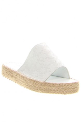 Pantofle RunnerBoss, Velikost 38, Barva Bílá, Cena  1 429,00 Kč