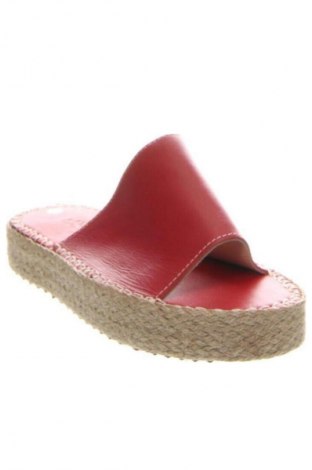 Pantofle RunnerBoss, Velikost 36, Barva Červená, Cena  689,00 Kč