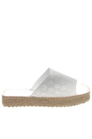 Pantofle RunnerBoss, Velikost 39, Barva Bílá, Cena  1 149,00 Kč