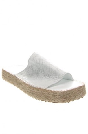 Pantofle RunnerBoss, Velikost 39, Barva Bílá, Cena  1 149,00 Kč