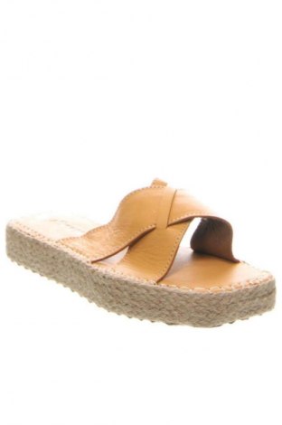 Pantofle RunnerBoss, Velikost 36, Barva Žlutá, Cena  1 149,00 Kč