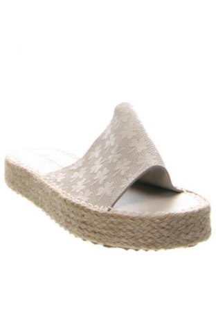 Pantofle RunnerBoss, Velikost 38, Barva Krémová, Cena  1 149,00 Kč