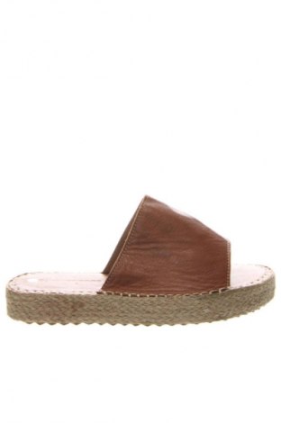 Pantofle RunnerBoss, Velikost 38, Barva Hnědá, Cena  1 149,00 Kč