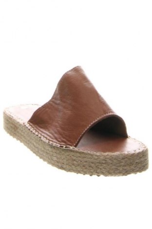 Pantofle RunnerBoss, Velikost 38, Barva Hnědá, Cena  1 149,00 Kč