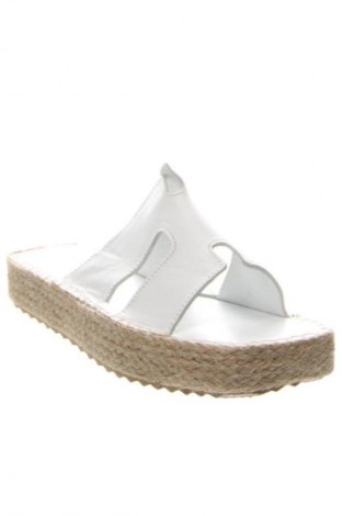 Pantofle RunnerBoss, Velikost 39, Barva Bílá, Cena  1 149,00 Kč