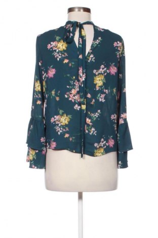 Damen Shirt Bershka, Größe M, Farbe Mehrfarbig, Preis 9,72 €