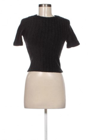 Дамска блуза Bershka, Размер M, Цвят Черен, Цена 16,99 лв.