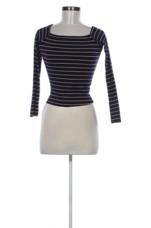 Дамска блуза Bershka, Размер S, Цвят Многоцветен, Цена 19,00 лв.