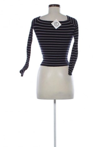 Дамска блуза Bershka, Размер S, Цвят Многоцветен, Цена 19,00 лв.