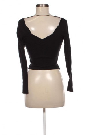 Дамска блуза Bershka, Размер S, Цвят Черен, Цена 19,00 лв.