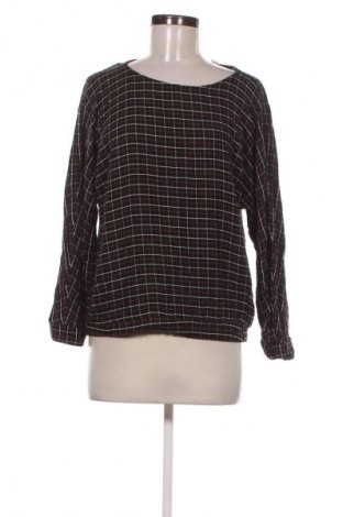 Damen Shirt Essentials, Größe M, Farbe Mehrfarbig, Preis € 18,47