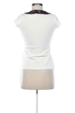 Дамска блуза Mohito, Размер XS, Цвят Екрю, Цена 19,14 лв.