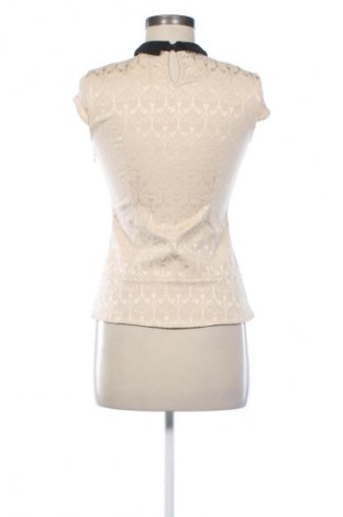 Дамска блуза Mohito, Размер XS, Цвят Бежов, Цена 19,14 лв.