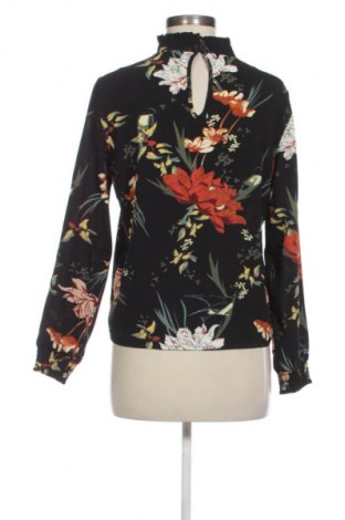 Дамска блуза ONLY, Размер XS, Цвят Многоцветен, Цена 20,00 лв.