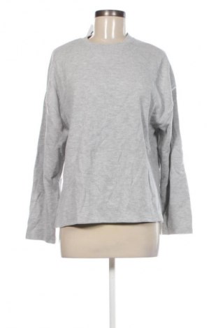 Damen Shirt Stradivarius, Größe M, Farbe Grau, Preis € 5,99