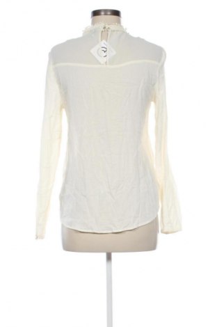 Damen Shirt Stradivarius, Größe M, Farbe Ecru, Preis € 9,72