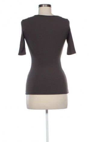 Дамска блуза Unbranded, Размер S, Цвят Кафяв, Цена 13,99 лв.