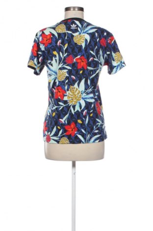 Дамска тениска Adidas Originals, Размер XXS, Цвят Многоцветен, Цена 51,30 лв.